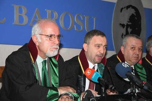 Baroya Karşı Hukuksuzlukların, Sindirme Ve Yıldırma Girişimlerinin Yoğunlaşması Üzerine İstanbul Barosu Yönetim Kurulu Olağanüstü Genel Kurul Kararı Aldı
 - 17