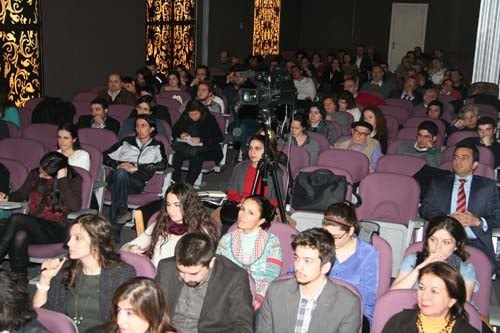 İstanbul Barosu Dış İlişkiler Merkezi Tarafından Düzenlenen
“Sınırlar Ve Sığınmacılar: Bir Suriye Örneği “ Konulu Toplantı Yapıldı - 63