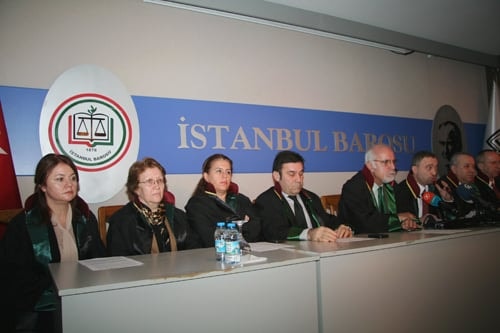 Baroya Karşı Hukuksuzlukların, Sindirme Ve Yıldırma Girişimlerinin Yoğunlaşması Üzerine İstanbul Barosu Yönetim Kurulu Olağanüstü Genel Kurul Kararı Aldı
 - 23