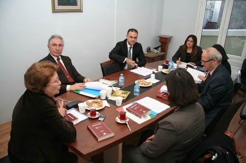 Staj Eğitim Merkezinde Nöbet Değişimi

 - 1