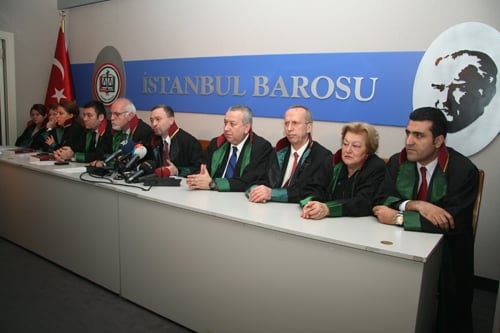 Baroya Karşı Hukuksuzlukların, Sindirme Ve Yıldırma Girişimlerinin Yoğunlaşması Üzerine İstanbul Barosu Yönetim Kurulu Olağanüstü Genel Kurul Kararı Aldı
 - 73