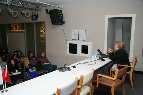 Kadın Hakları Ve Aile İçi Şiddet Semineri Devam Ediyor

 - 37