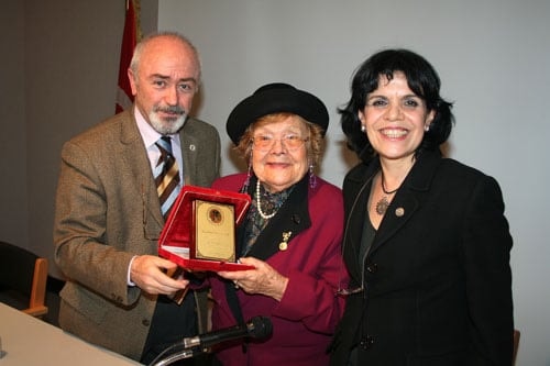 Muazzez İlmiye Çığ
Konuğumuzdu - 7