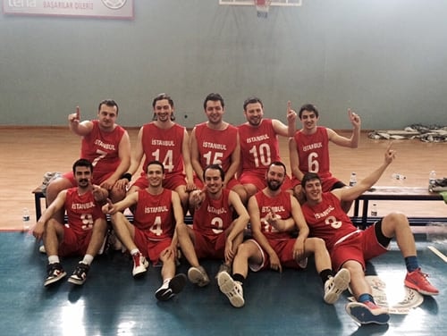 İstanbul Barosu’Nun United Basketbol Takımı Şampiyon Oldu
 - 1