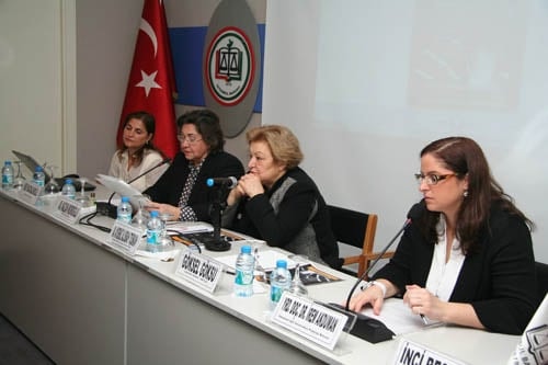 Kadına Şiddet Durmak Bilmiyor

 - 29