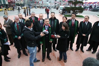 5 Nisan Avukatlar Gününü Kutlamıyoruz

 - 19