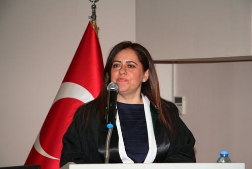 Türkiye’De Avukat Olmak Çok Kolay
 - 7