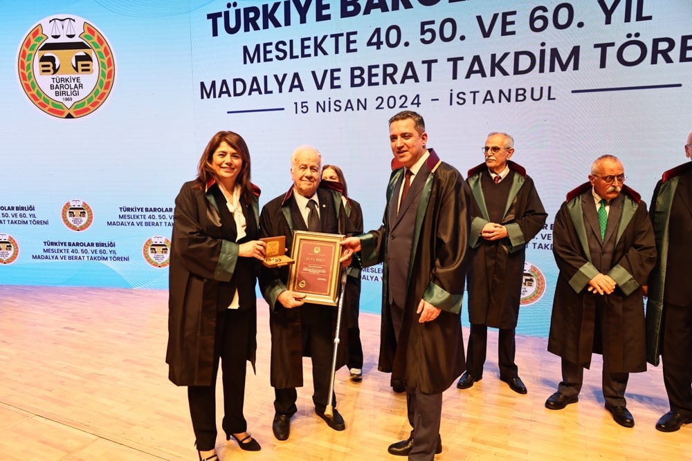Meslekte 40, 50 ve 60 Yılını Dolduran Meslektaşlarımıza Plaket Verildi - 174