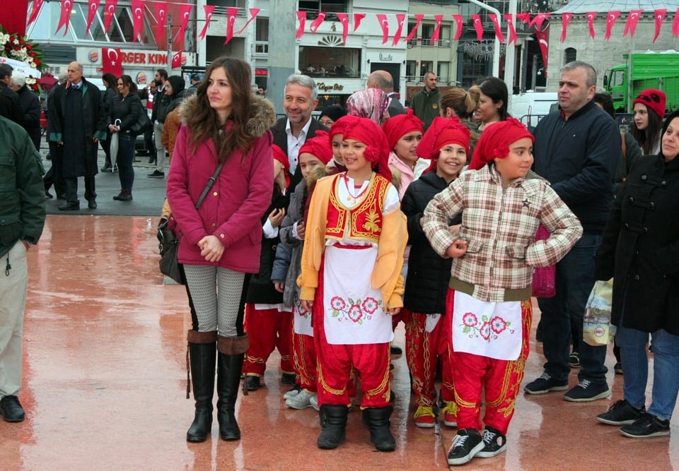 İstanbul Barosu, 23 Nisan Ulusal Egemenlik ve Çocuk Bayramında Taksim Cumhuriyet Anıtındaydı - 6