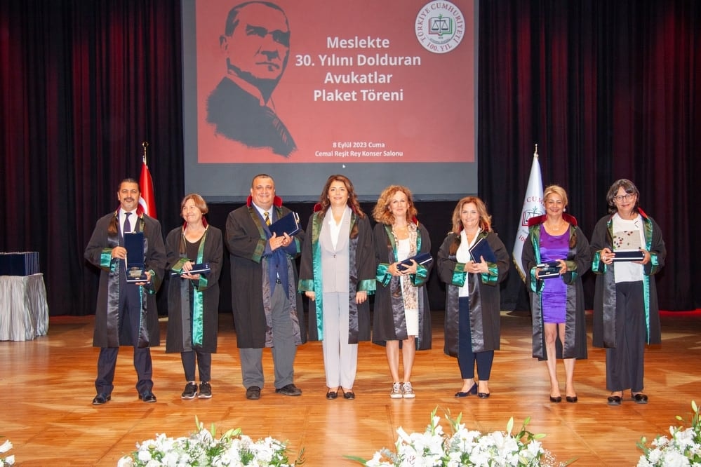 Meslekte 25, 30 ve 35 Yılını Dolduran Meslektaşlarımıza Plaket Verildi - 41