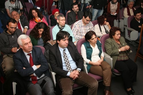 Baroya Karşı Hukuksuzlukların, Sindirme Ve Yıldırma Girişimlerinin Yoğunlaşması Üzerine İstanbul Barosu Yönetim Kurulu Olağanüstü Genel Kurul Kararı Aldı
 - 62