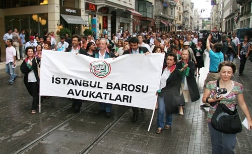 Avukatlardan Cmk’Da Yaşanan Sorunlara Tepki - 24