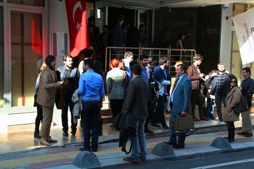 Adaleti Sağlayan Bir Meslek
 - 37