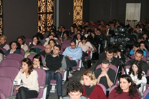 “Kadın Hakları Ve Aile İçi Şiddet” Konulu Sertifika Programı

 - 18