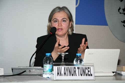 Avukata Yönelik Baskı Vatandaşa Yapılmış Sayılır

 - 27