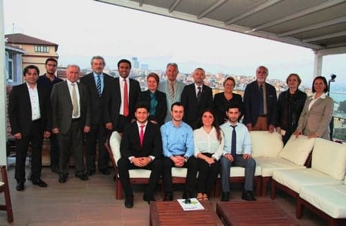 Kurgusal Duruşma Yarışmasında Bölge Birincisi Olan İstanbul Barosu Takımı Baro Yönetimince De Ödüllendirildi