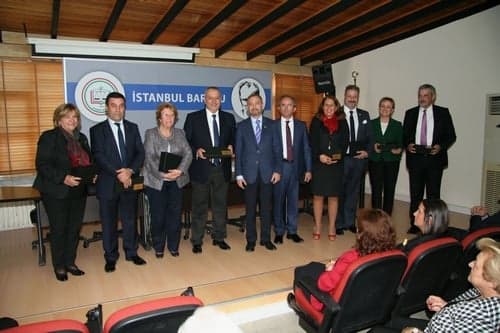 Baro Yönetiminden Ayrılanlara Anı Plaketi Verildi