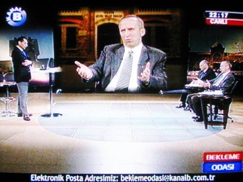 Özbek: “Ucu Açık Soruşturmalar
Adil Yargılanma Hakkına Zarar Verir”