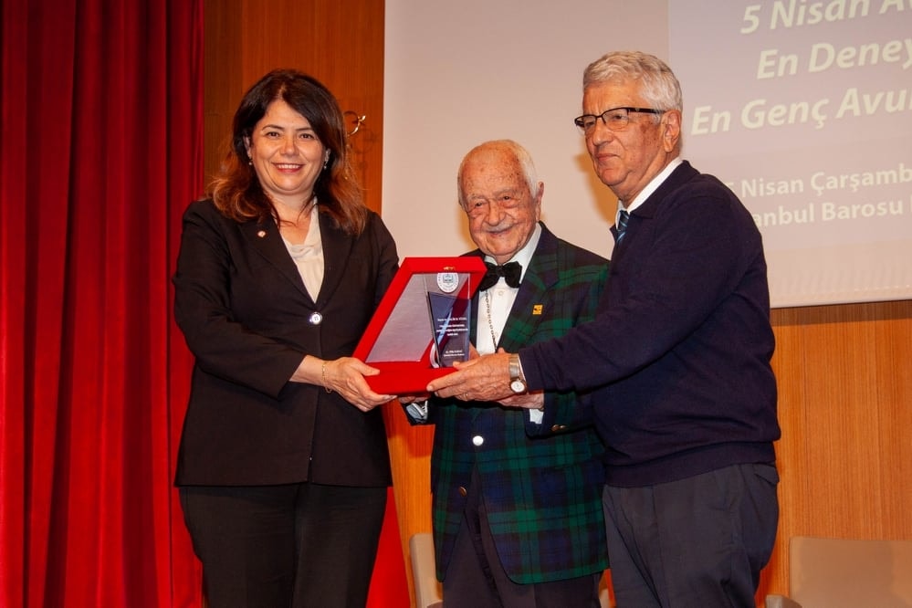 İstanbul Barosu’nun En Kıdemli Üyesi, Asırlık Çınarı Av. Salih Nuri Tüzel Vefat Etti