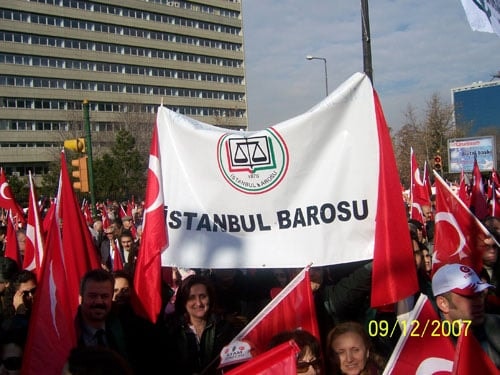 Yargıyı Siyasallaştırma Girişimine
Toplumsal Tepki