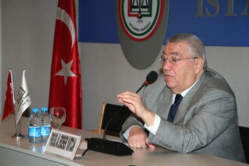 Prof. Dr. Av. Erdener Yurtcan:
“Ceza Avukatı Özgürlük Mücadelesi Verir”