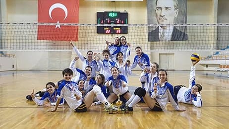 Dört Daldan Üçünde Şampiyonuz