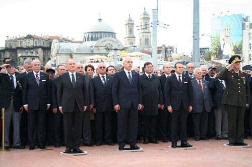 Atamızı Anıyoruz