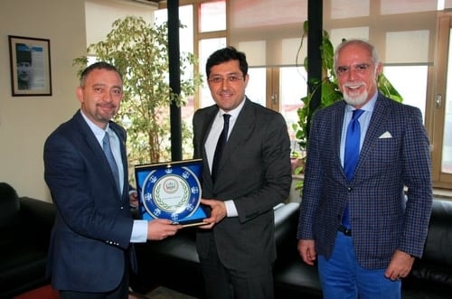 Beşiktaş Belediye Başkanı Hazinedar Baroyu Ziyaret Etti