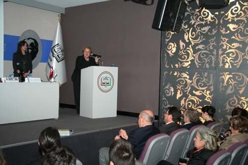 İstanbul Barosu Dış İlişkiler Merkezi Tarafından Düzenlenen
“Sınırlar Ve Sığınmacılar: Bir Suriye Örneği “ Konulu Toplantı Yapıldı