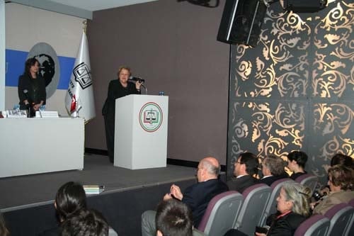 İstanbul Barosu Dış İlişkiler Merkezi Tarafından Düzenlenen
“Sınırlar Ve Sığınmacılar: Bir Suriye Örneği “ Konulu Toplantı Yapıldı