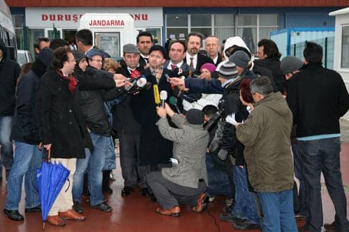 İstanbul Barosu Başkan Ve Yönetim Kurulu Üyeleri
Balyoz Davasına Gözlemci Olarak Katıldı