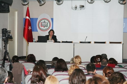 “Kadın Hakları Ve Aile İçi Şiddet” Konulu Sertifika Programı Devam Ediyor