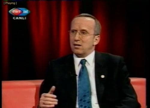 Özbek:”Yeni Vakıflar Yasası
Ulusal Çıkarlar Açısından
Sıkıntılar Doğurabilbir”