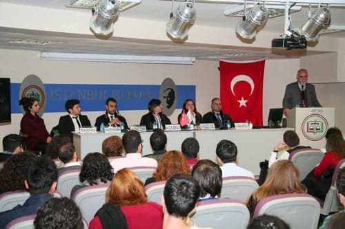 Avukatlar, Kurtçuklardan Muhteşem Kelebekler Yapmayı Becerenlerdir