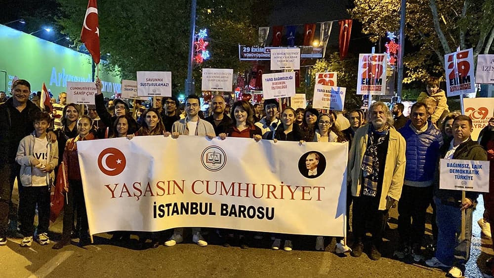 Başkanımız Av. Filiz Saraç ve Yönetim Kurulu Üyeleri Cumhuriyet Yürüyüşü’ne Katıldı