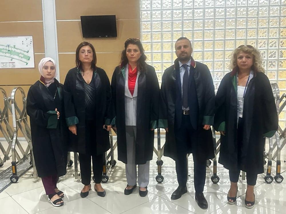 H.K.G.'ye Sahte Yaş Tespit Raporu Davasında Tutuklu Sanık Tahliye Edildi Duruşma 16 Ocak’a Ertelendi